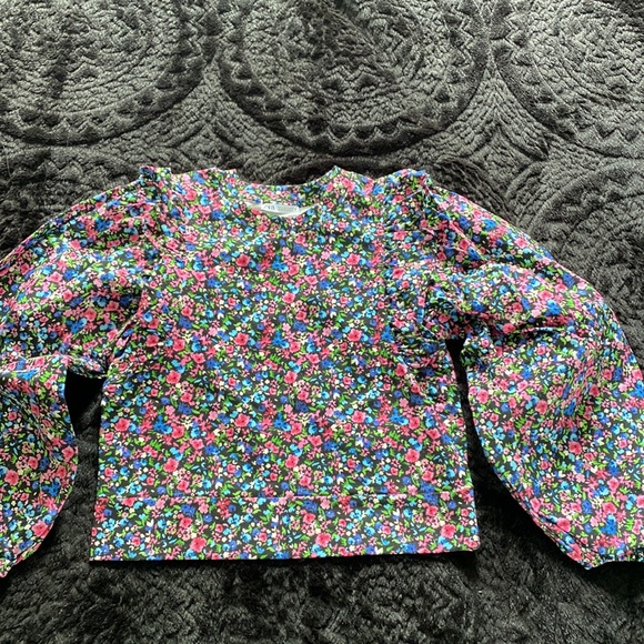 Zara Floral 2 pc Suit - Picture 4 of 7